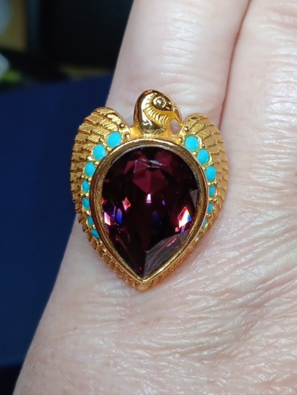 Elizabeth Taylor Avon Egyptian Falcon Ring - Picture 3 of 14